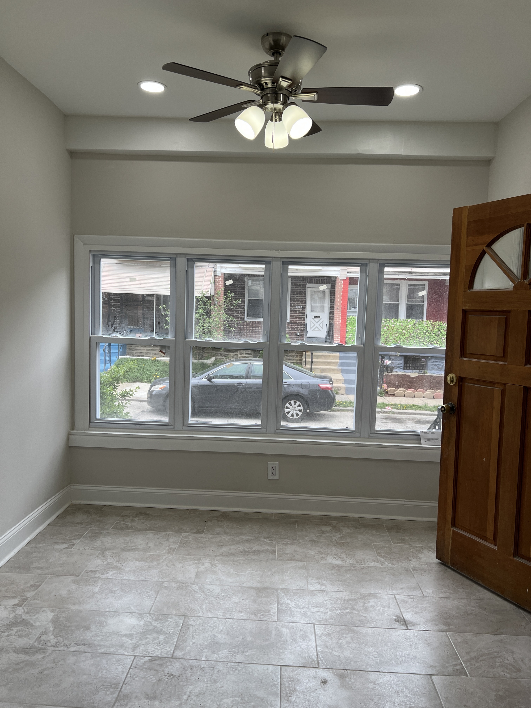 5824 North American Street